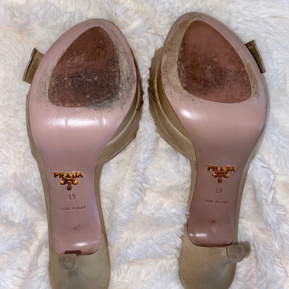 FINAL SALE 🏷️ PRADA mule heels 🤍 - Picture 2 of 5